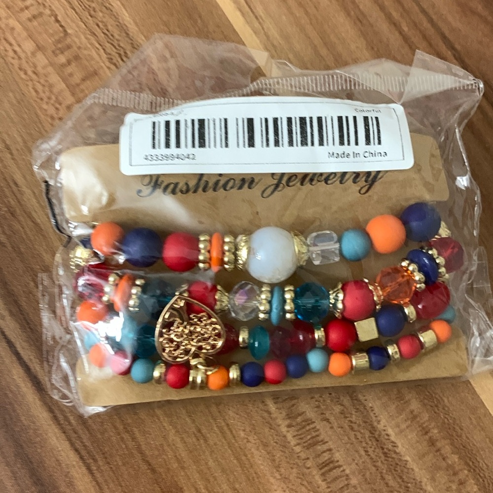 Beautiful, beautiful woman’s bracelet set